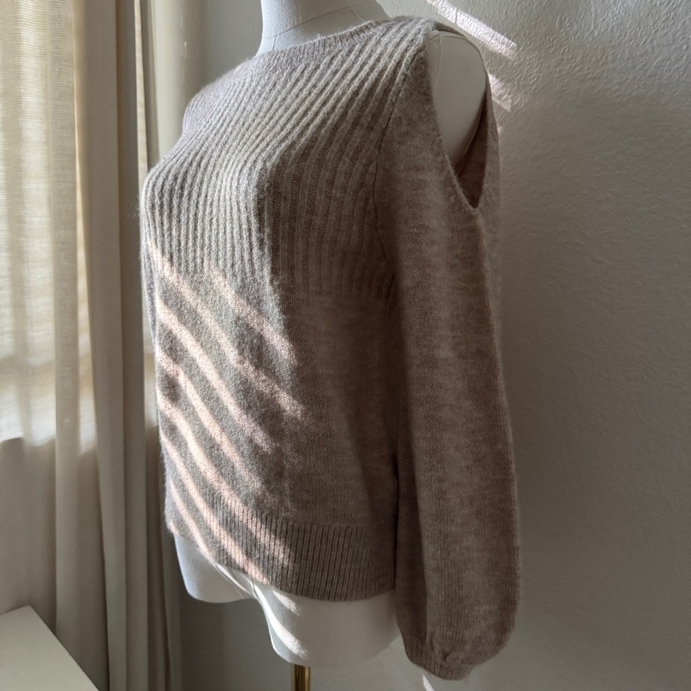 Abercrombie & Fitch Light Brown Crew Neck Sweater